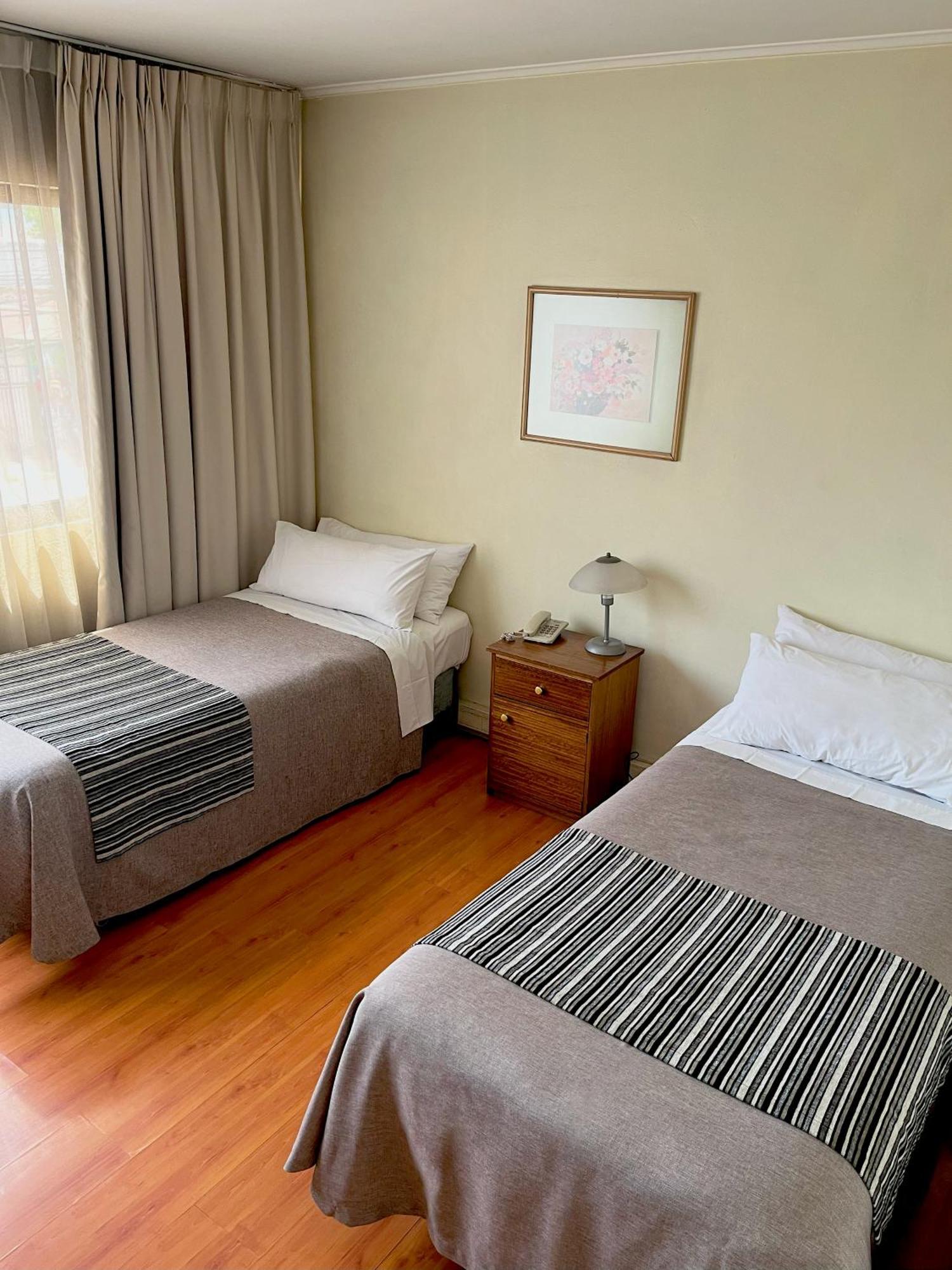 Hotel Dacarlo Santiago Buitenkant foto