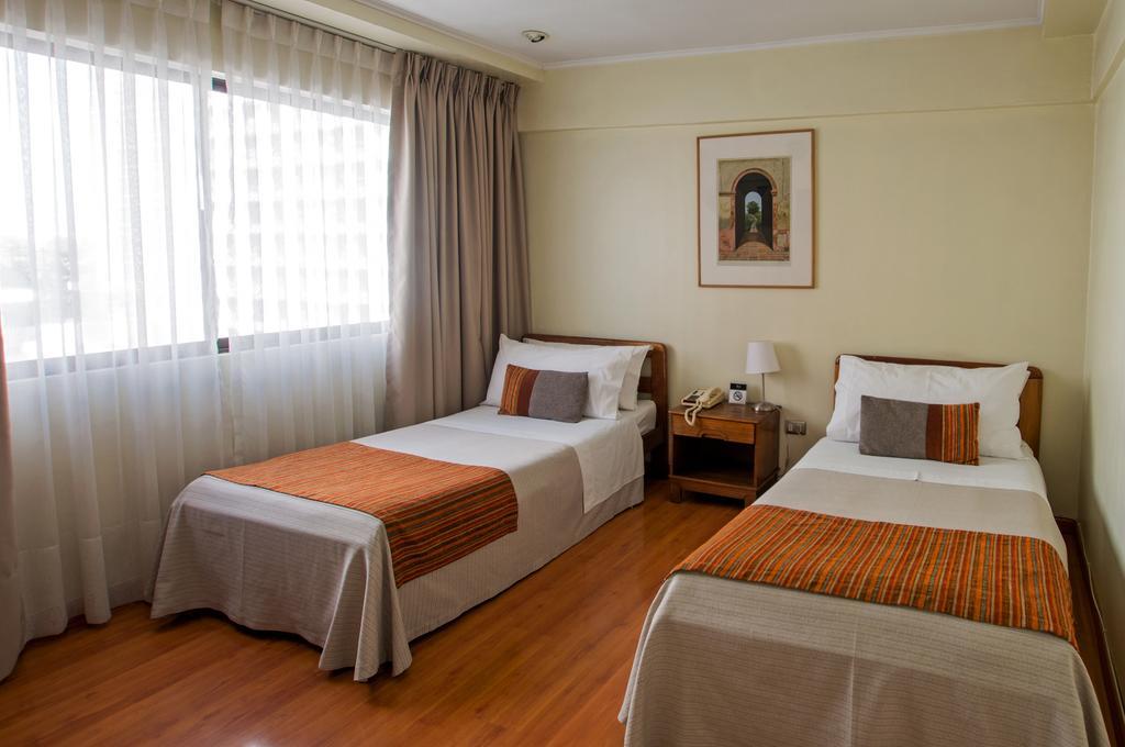 Hotel Dacarlo Santiago Buitenkant foto
