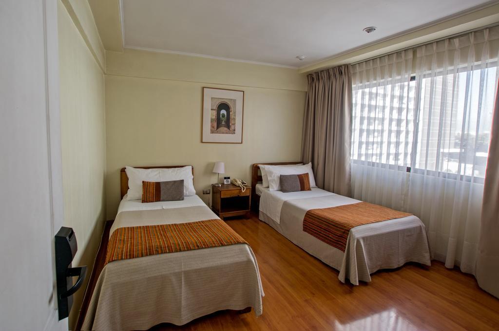 Hotel Dacarlo Santiago Buitenkant foto